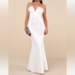 NWT Lulus Extraordinary Glam White Feather Strapless Mermaid Maxi Dress